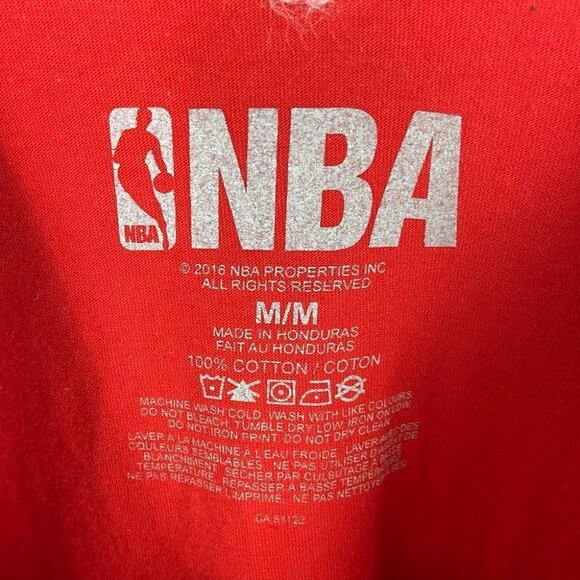 Toronto Raptors Short Sleeve Tee Red T-Shirt Size Medium Cotton Top Basket Ball - Picture 2 of 5